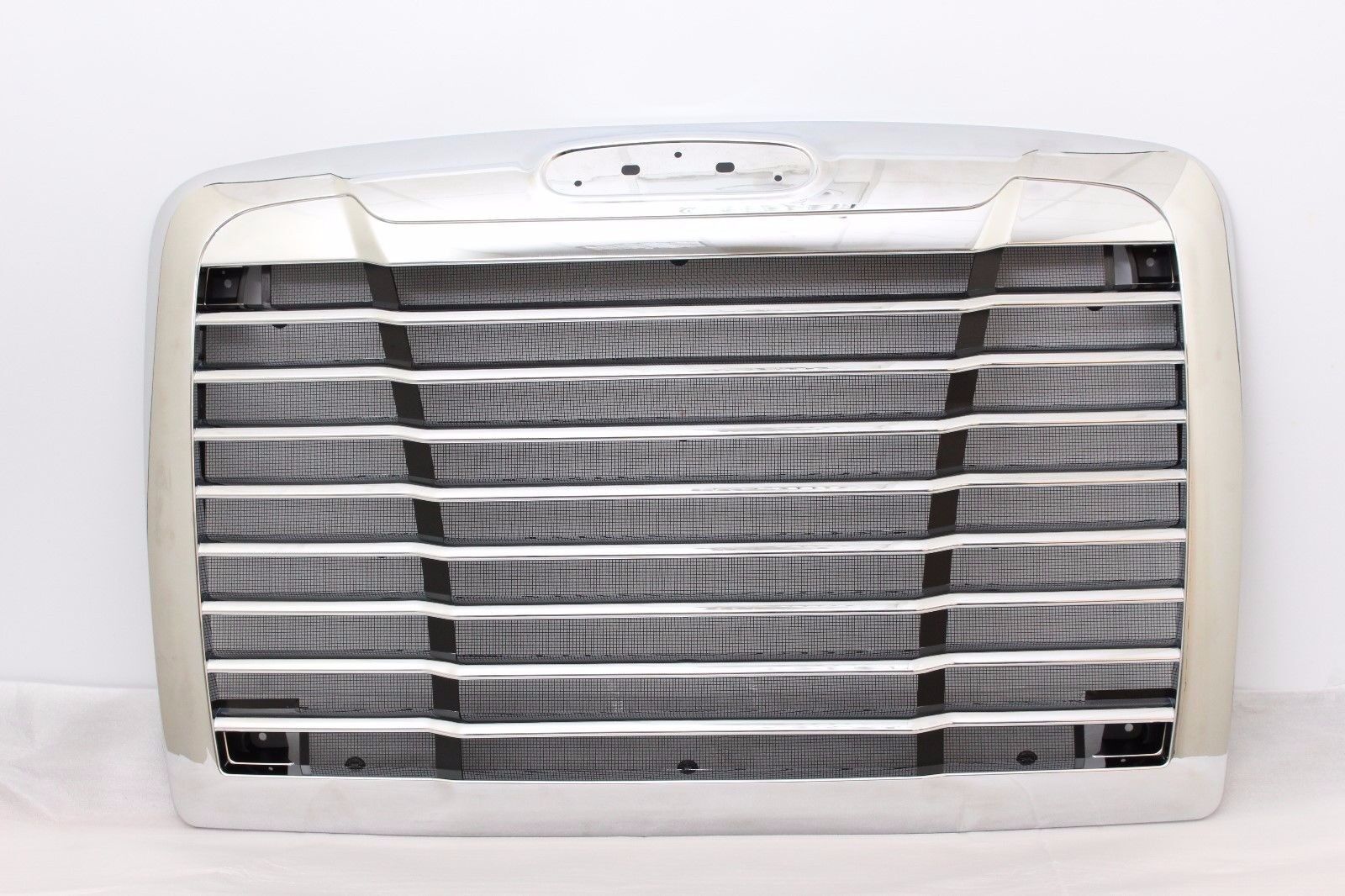 Fits Freightliner Century 2005 -2011 Front Grill w/O Bugscreen G10 A1716132001